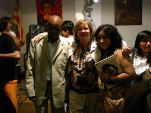Divaika Kemba, Flora Royo (de Amics de la Unesco) y Mariana Llano, felices del resultado.